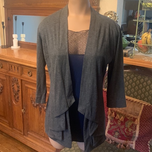 Rosalie Hale's Bordeaux Ruffled Cardigan Twilight Breaking Dawn - Picture 3 of 5